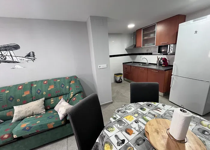 4 APTOS FULLY EQUIPPED STUDIOs NEARLY CENTER