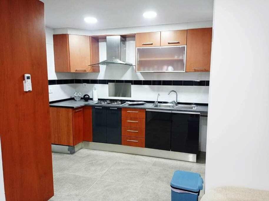 4 Aptos Fully Equipped Nearly Center Apartment *