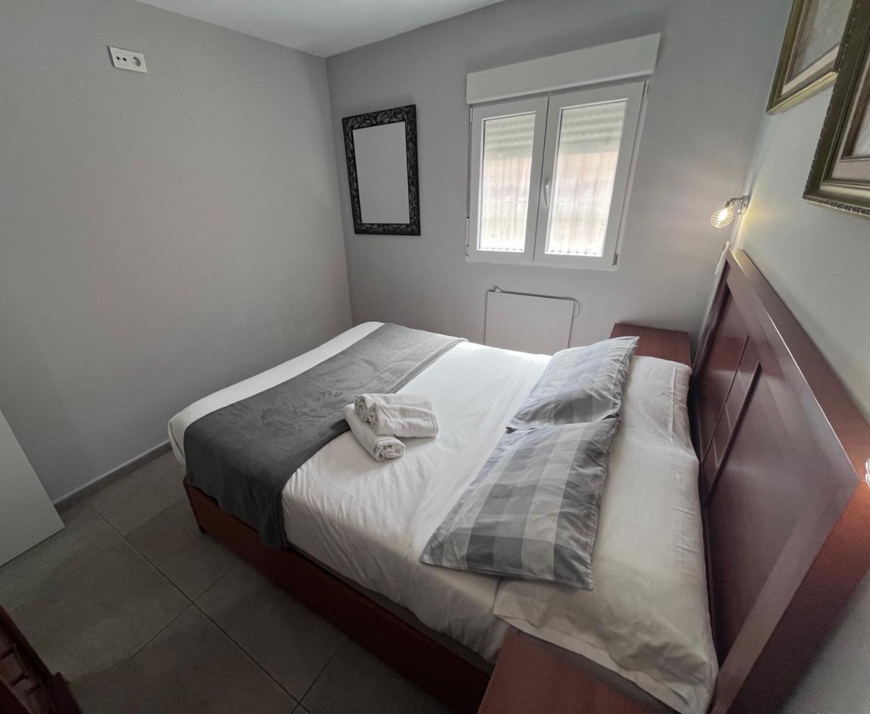 4 Aptos Fully Equipped Nearly Center