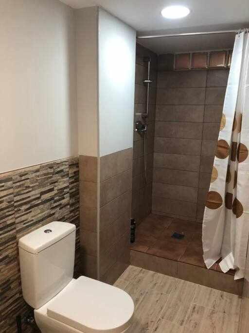 4 Aptos Fully Equipped Nearly Center
